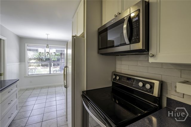12 Jameswood Avenue, Savannah, GA 31406