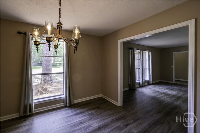 12 Jameswood Avenue, Savannah, GA 31406