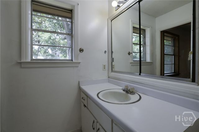 12 Jameswood Avenue, Savannah, GA 31406