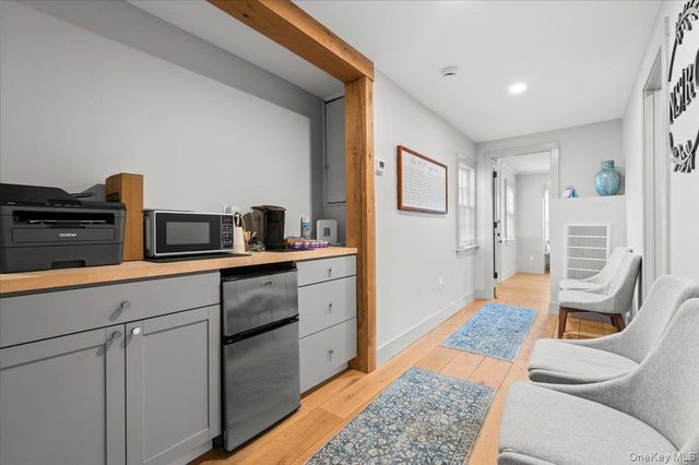 64 Broadway, Amityville, NY 11701