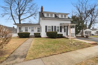 64 Broadway, Amityville, NY 11701