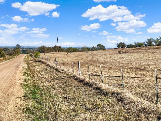 10889 Seydler Road, La Grange, TX 78945