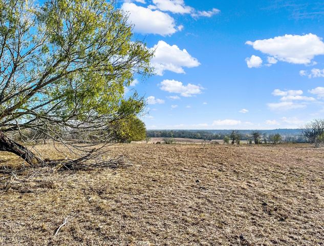 10889 Seydler Road, La Grange, TX 78945