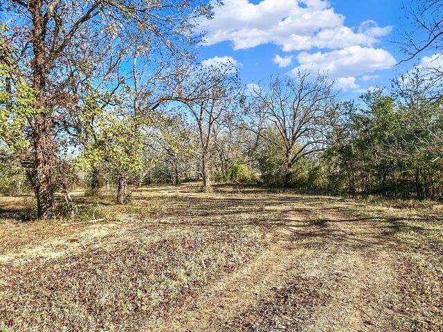 10889 Seydler Road, La Grange, TX 78945
