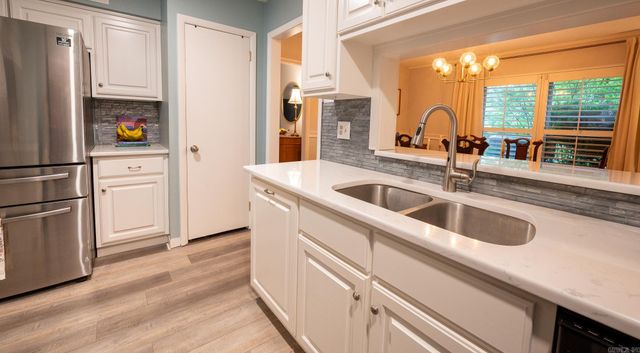 32 Hampshire Circle, Little Rock, AR 72212