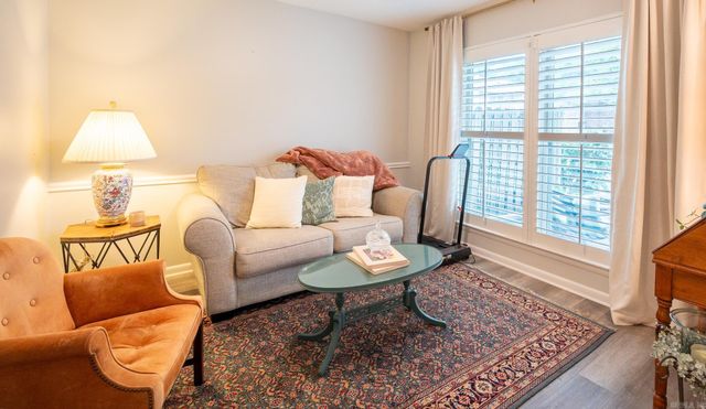 32 Hampshire Circle, Little Rock, AR 72212