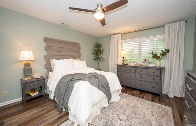 32 Hampshire Circle, Little Rock, AR 72212