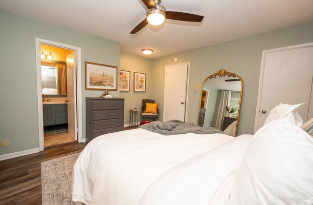 32 Hampshire Circle, Little Rock, AR 72212