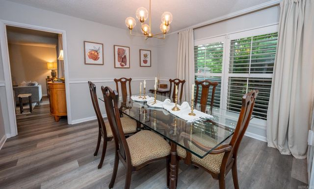 32 Hampshire Circle, Little Rock, AR 72212
