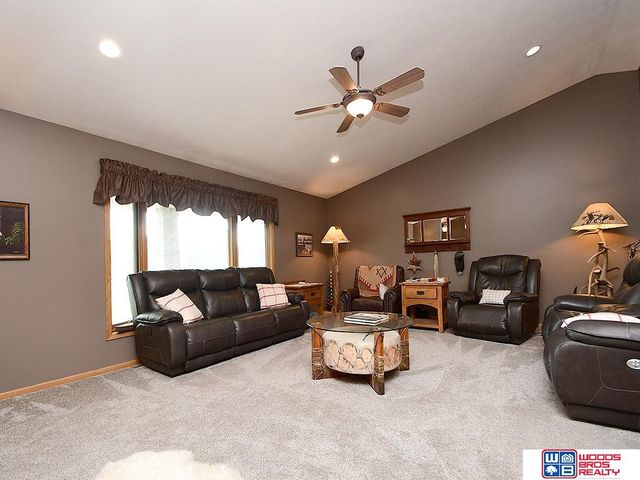 416 E Roscoe Street, Endicott, NE 68360