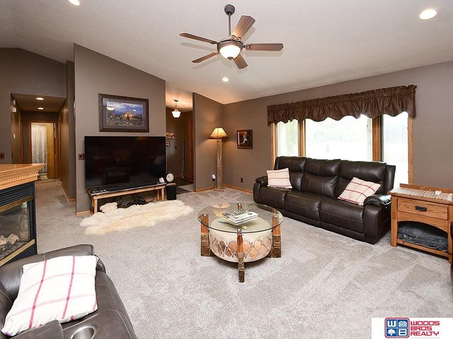 416 E Roscoe Street, Endicott, NE 68360