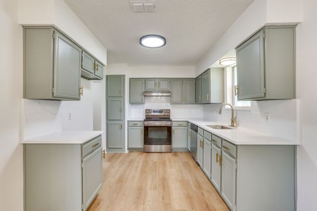 912 Blue Ridge Drive, Burleson, TX 76028
