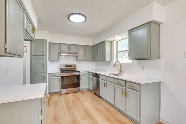 912 Blue Ridge Drive, Burleson, TX 76028