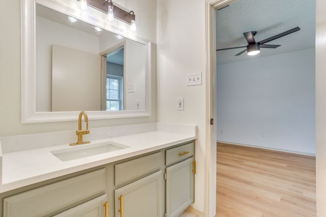 912 Blue Ridge Drive, Burleson, TX 76028