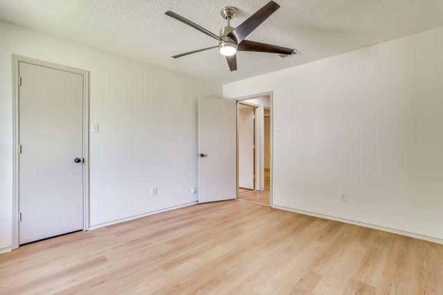 912 Blue Ridge Drive, Burleson, TX 76028