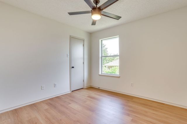 912 Blue Ridge Drive, Burleson, TX 76028