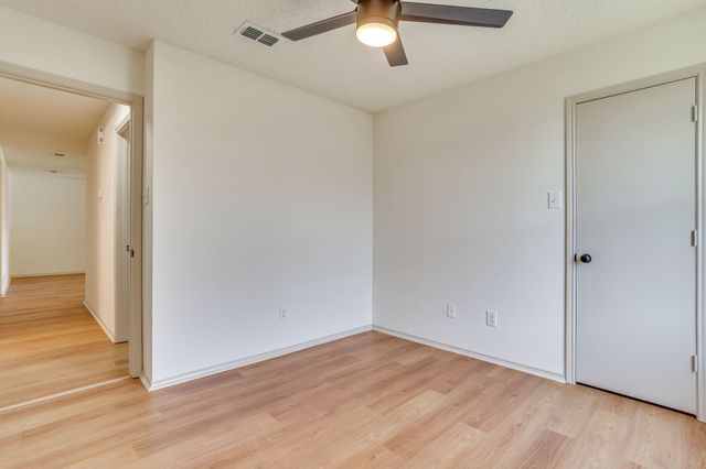 912 Blue Ridge Drive, Burleson, TX 76028