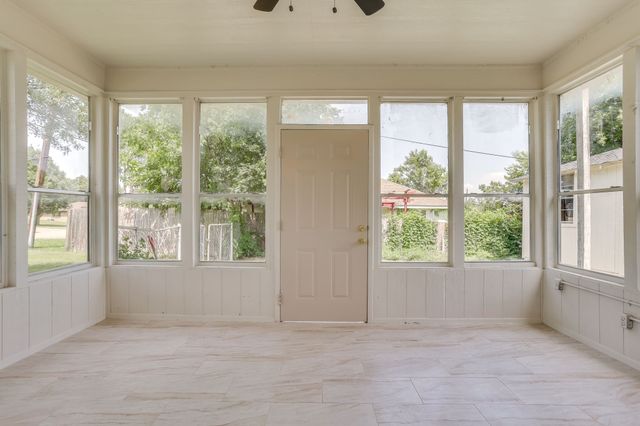 912 Blue Ridge Drive, Burleson, TX 76028