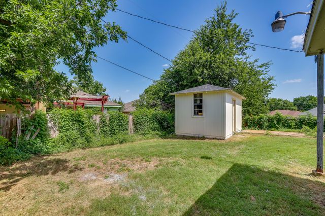 912 Blue Ridge Drive, Burleson, TX 76028