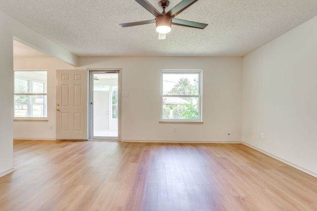 912 Blue Ridge Drive, Burleson, TX 76028
