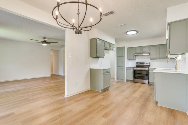 912 Blue Ridge Drive, Burleson, TX 76028