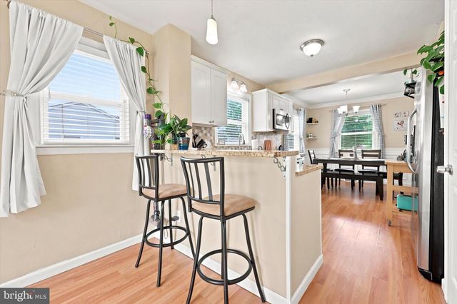 11 WARWICK RD, Stratford, NJ 08084