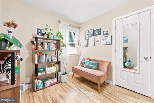 11 WARWICK RD, Stratford, NJ 08084