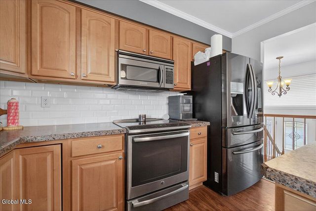 205 E Palmer Avenue, Rotterdam, NY 12303