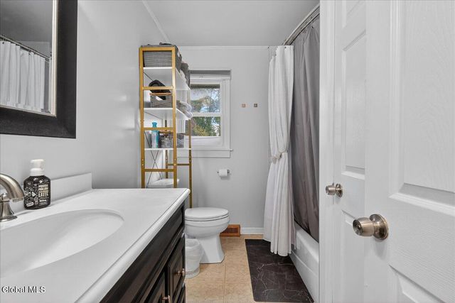 205 E Palmer Avenue, Rotterdam, NY 12303