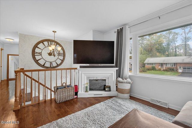 205 E Palmer Avenue, Rotterdam, NY 12303