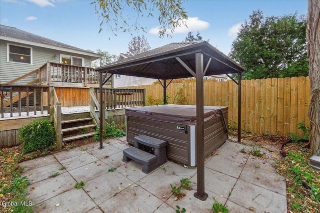 205 E Palmer Avenue, Rotterdam, NY 12303