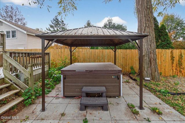 205 E Palmer Avenue, Rotterdam, NY 12303