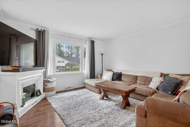 205 E Palmer Avenue, Rotterdam, NY 12303