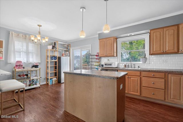 205 E Palmer Avenue, Rotterdam, NY 12303