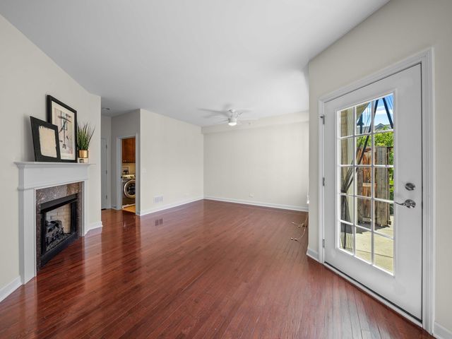 2021 Dauntless Drive, Glenview, IL 60026