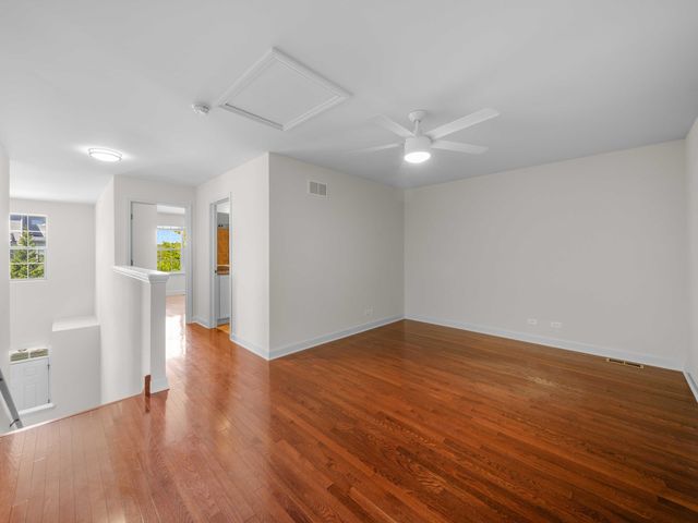 2021 Dauntless Drive, Glenview, IL 60026