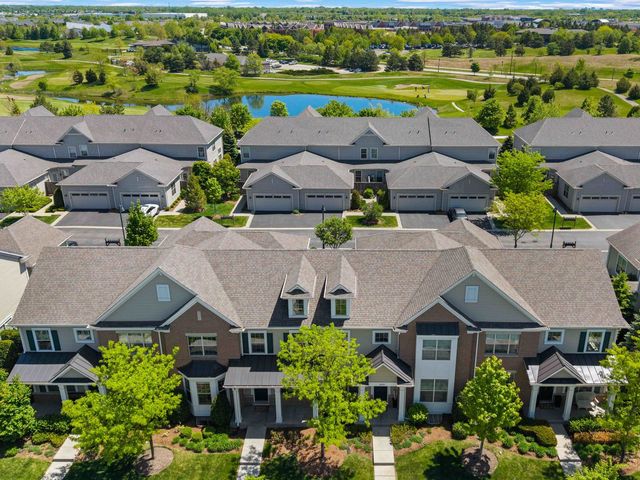 2021 Dauntless Drive, Glenview, IL 60026