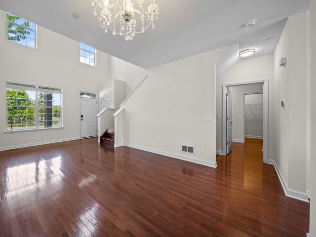 2021 Dauntless Drive, Glenview, IL 60026