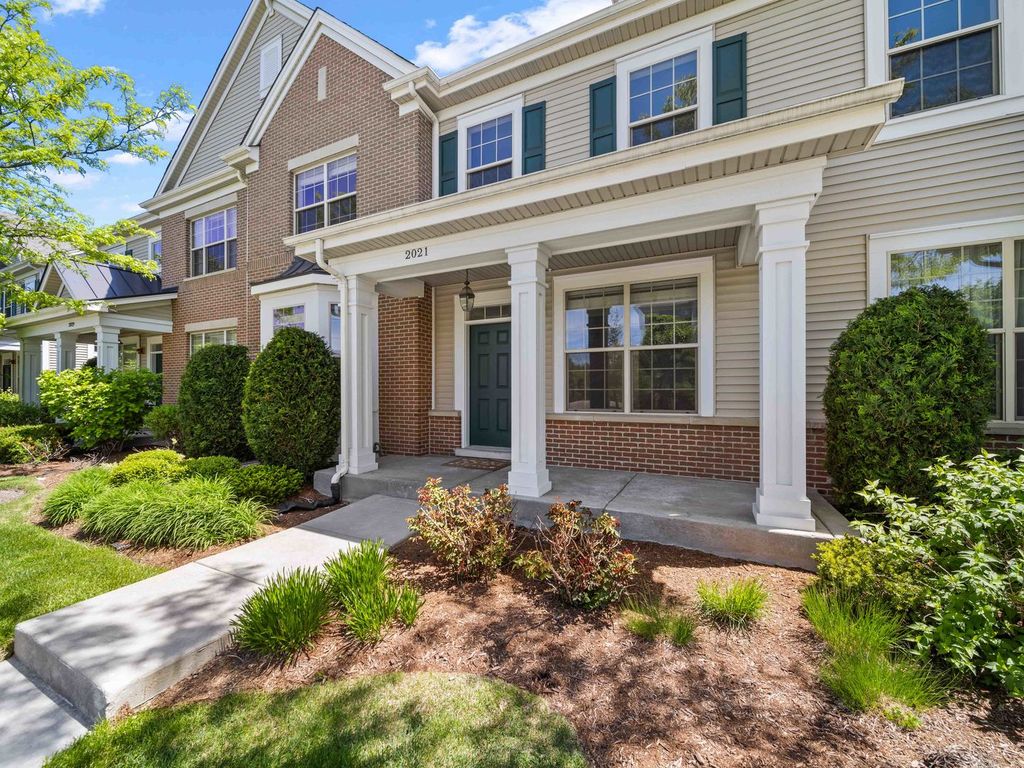 2021 Dauntless Drive, Glenview, IL 60026