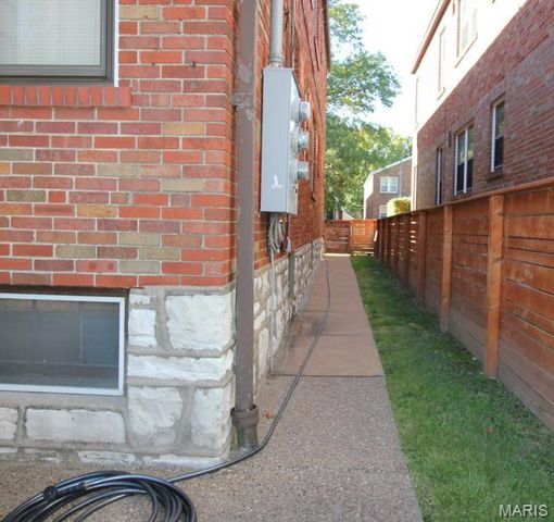 3965 Fillmore Street 2nd floor, St Louis, MO 63116