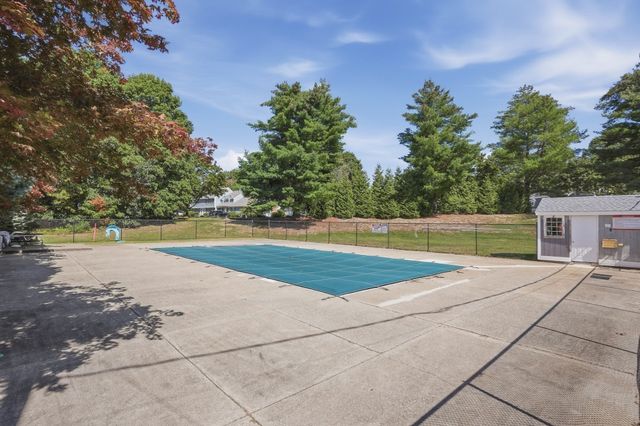 132 Parker St H6, Acton, MA 01720