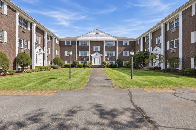 132 Parker St H6, Acton, MA 01720