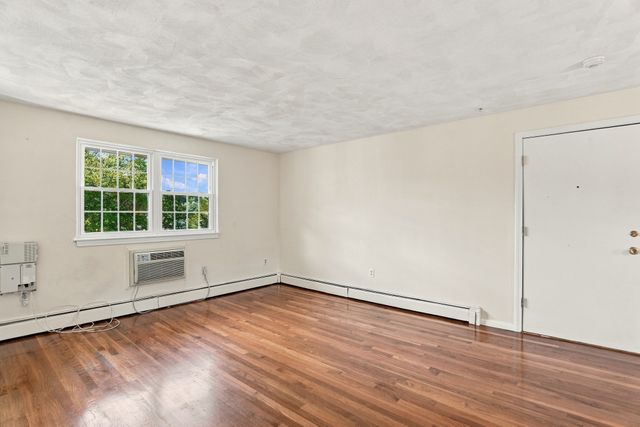 132 Parker St H6, Acton, MA 01720