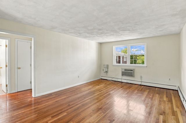 132 Parker St H6, Acton, MA 01720