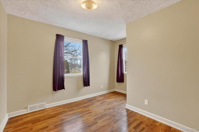 609 Everett Drive, Lansing, MI 48915