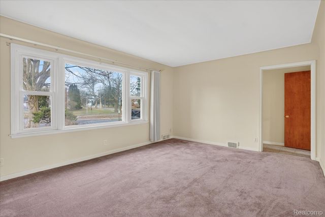 609 Everett Drive, Lansing, MI 48915