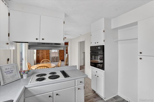 609 Everett Drive, Lansing, MI 48915