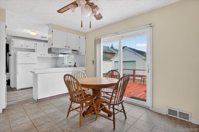 609 Everett Drive, Lansing, MI 48915