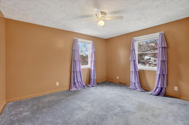 609 Everett Drive, Lansing, MI 48915