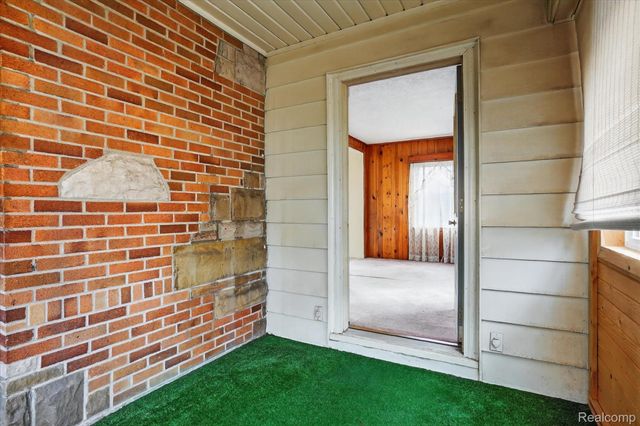 609 Everett Drive, Lansing, MI 48915